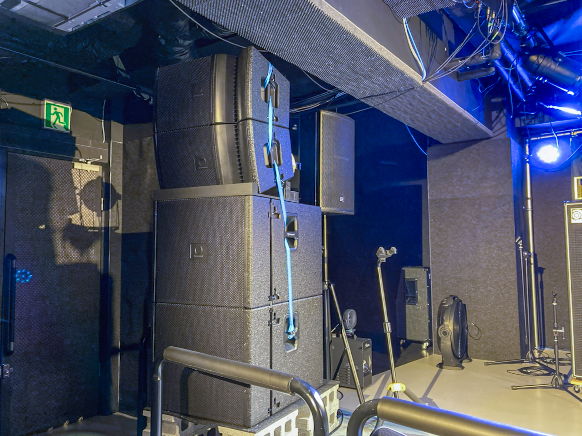 Turbosound スピーカー TBV Series